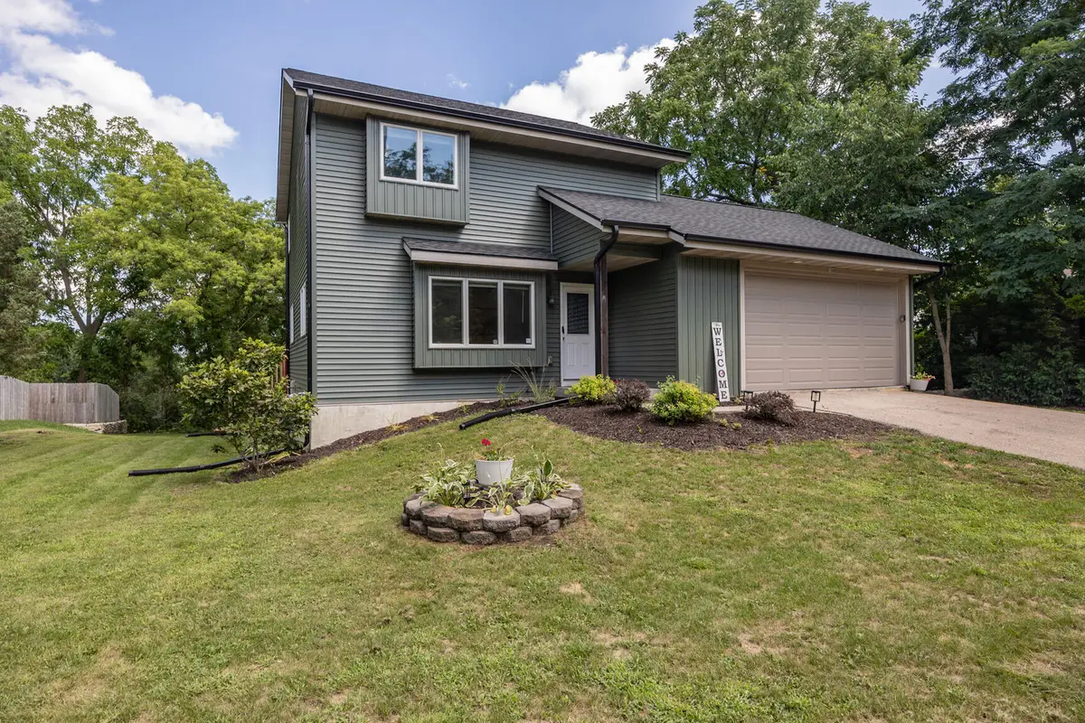 1586 Highland Ave, Hubertus, WI 53033 - #1