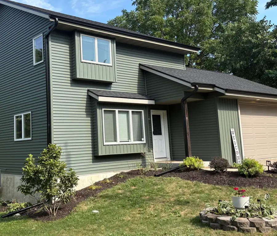 1586 Highland Ave, Hubertus, WI 53033 - #2