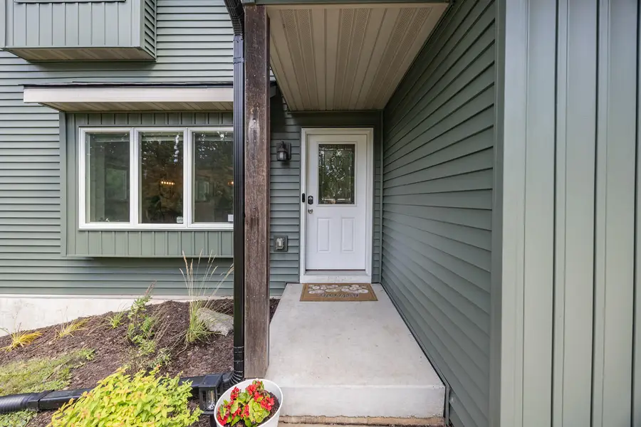 1586 Highland Ave, Hubertus, WI 53033 - #3