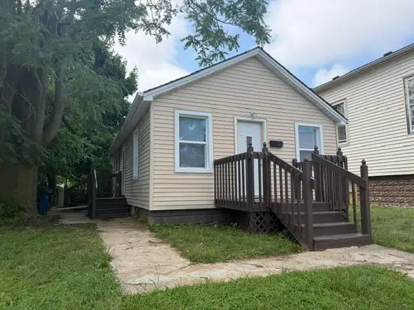 1236 Villa St, Racine, WI 53403