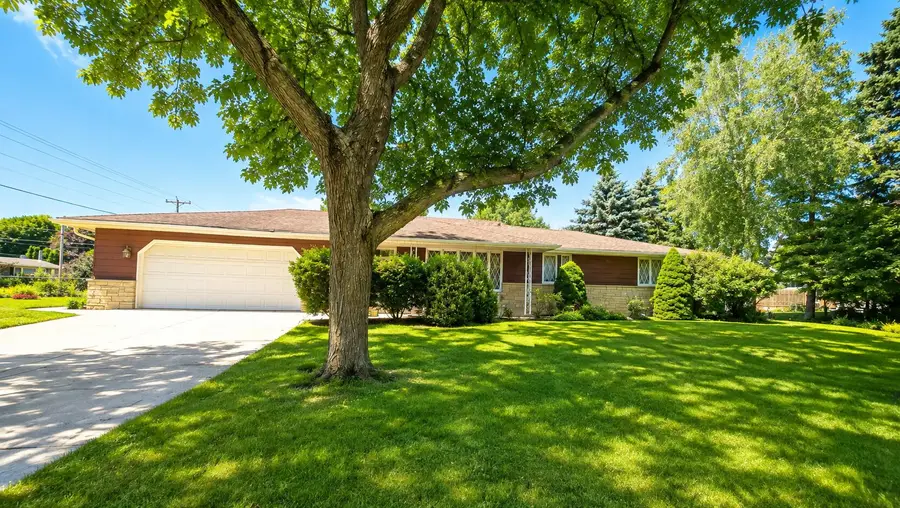 4468 S 8th St, Wilson, WI 53081 - #3