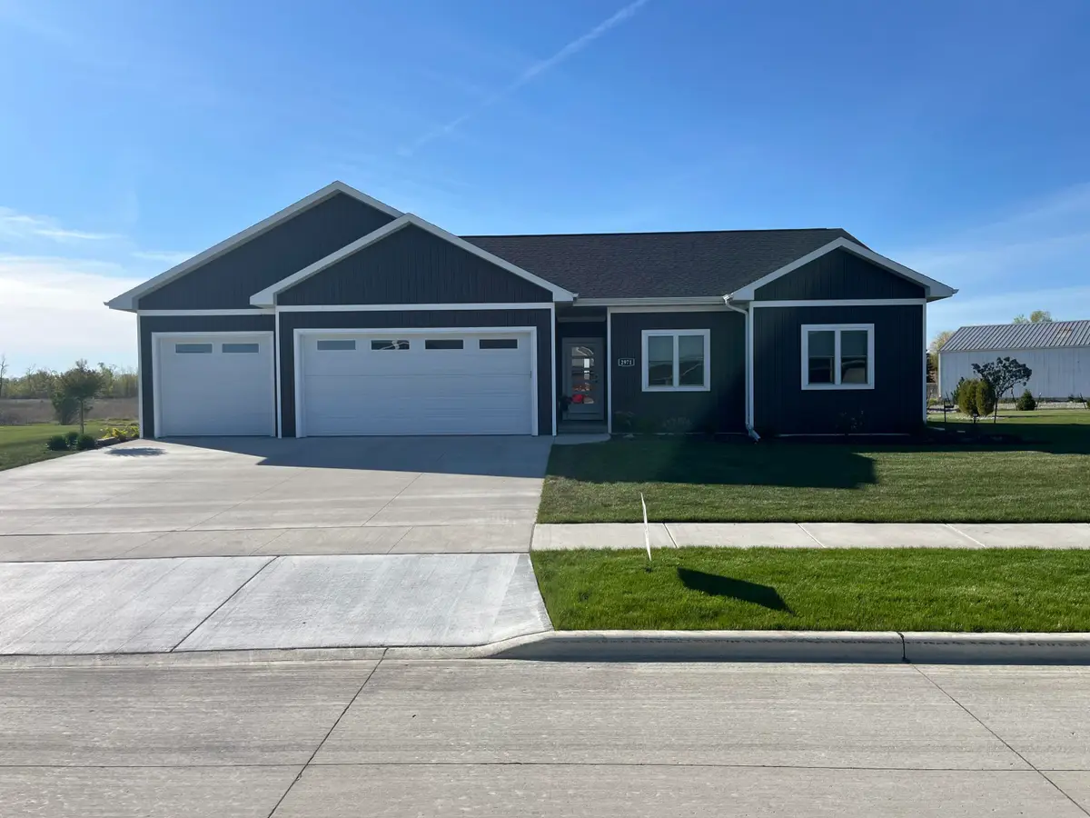 2971 S Weiler Rd, Kaukauna, WI 54130 - #1