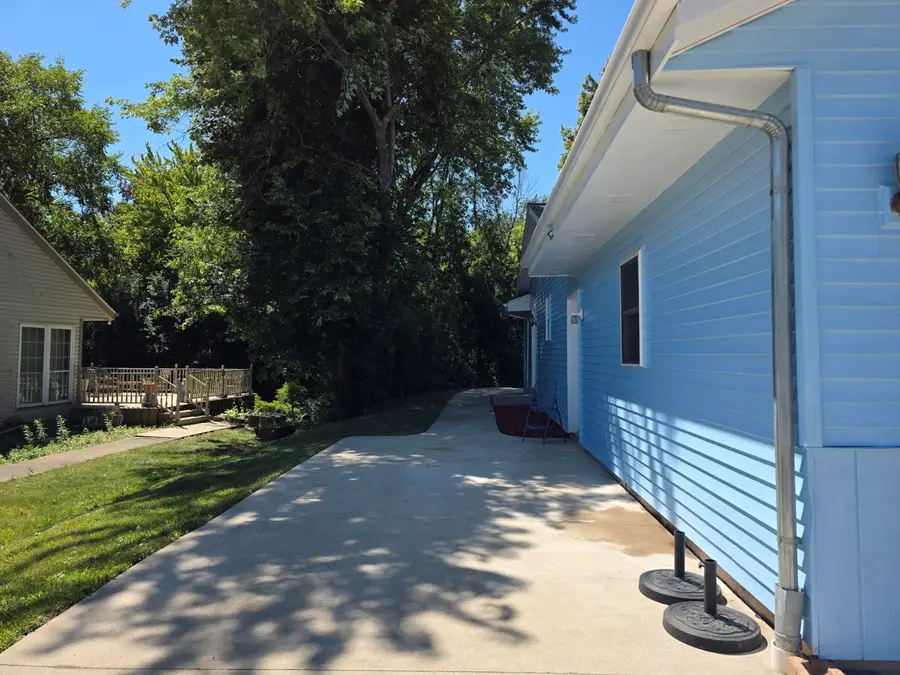 10719 W Calumet Rd, Milwaukee, WI 53224 - #3