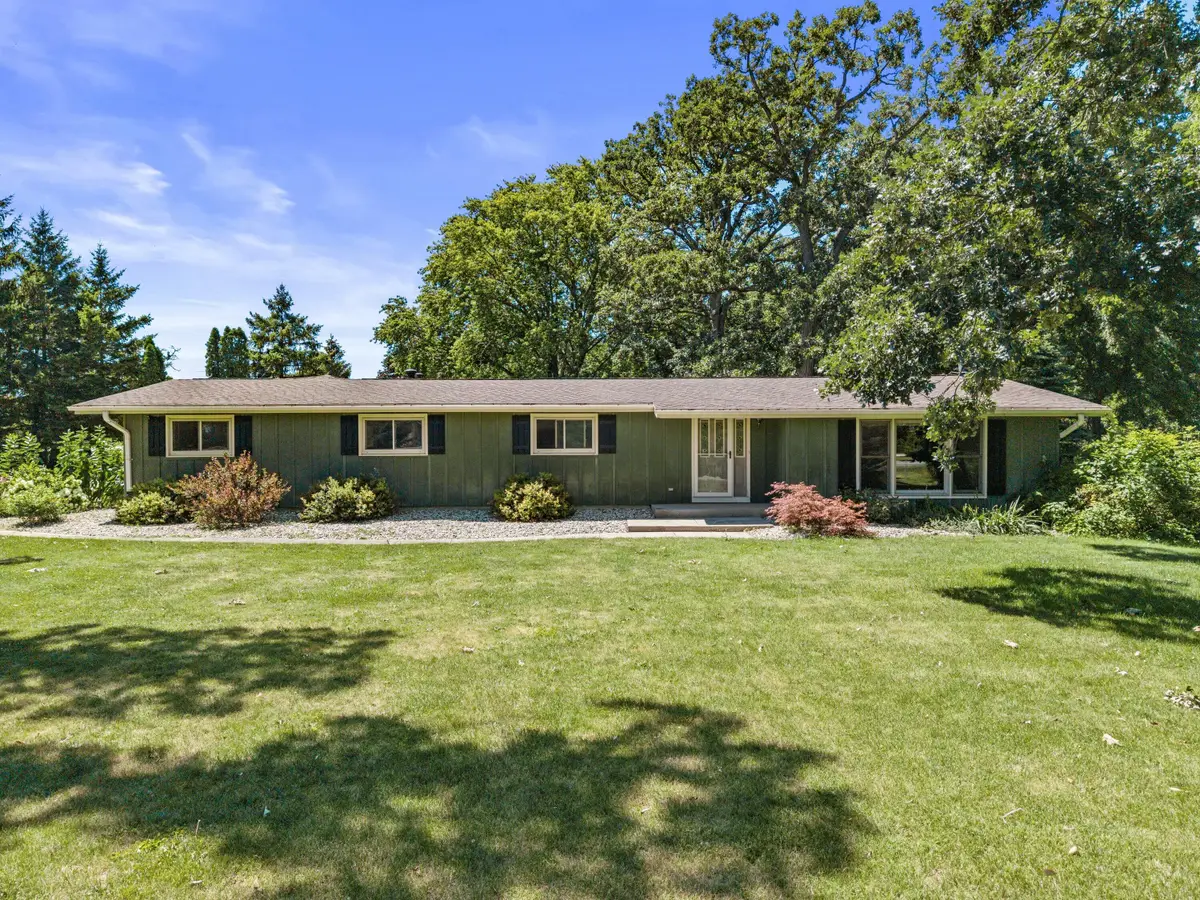 5330 Crystal Ln, Yorkville, WI 53177 - #1