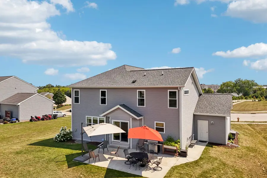 74 Weston Ridge Rd, Oconomowoc, WI 53066 - #2