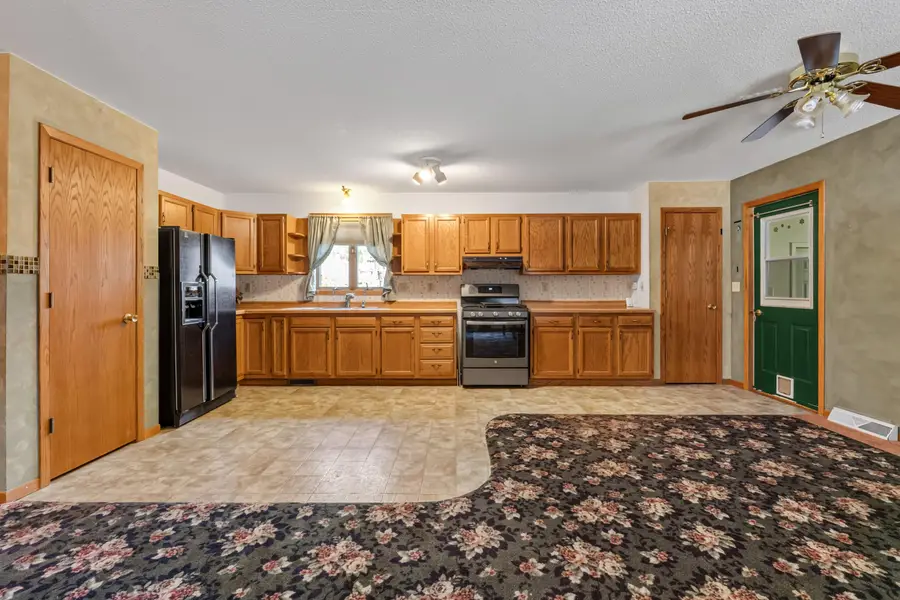 708 Sprague St N, Caledonia, MN 55921 - #2