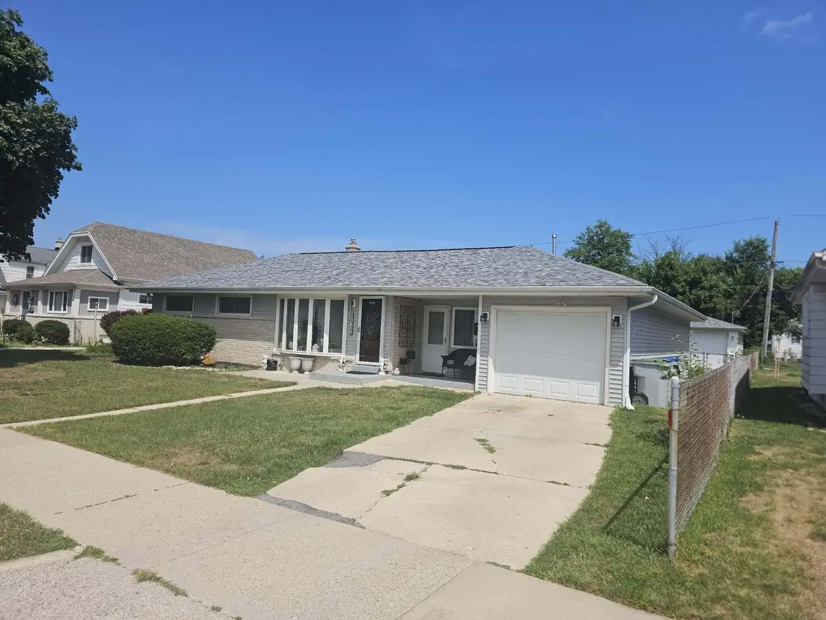 2728 S 71st St, Milwaukee, WI 53219 - #1