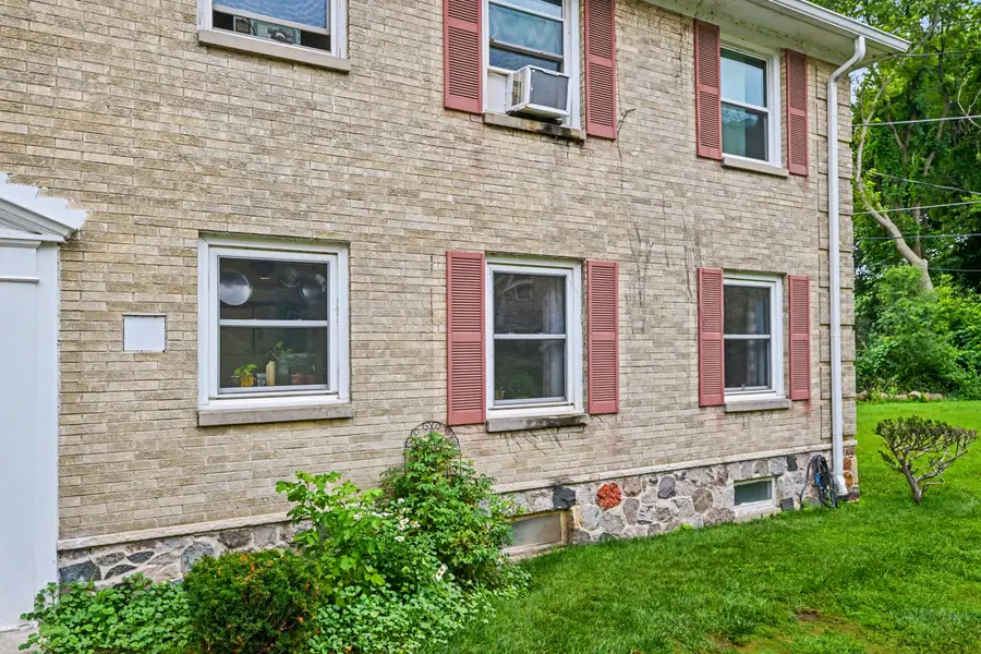 1323 E Randolph Ct, Milwaukee, WI 53212 - #3