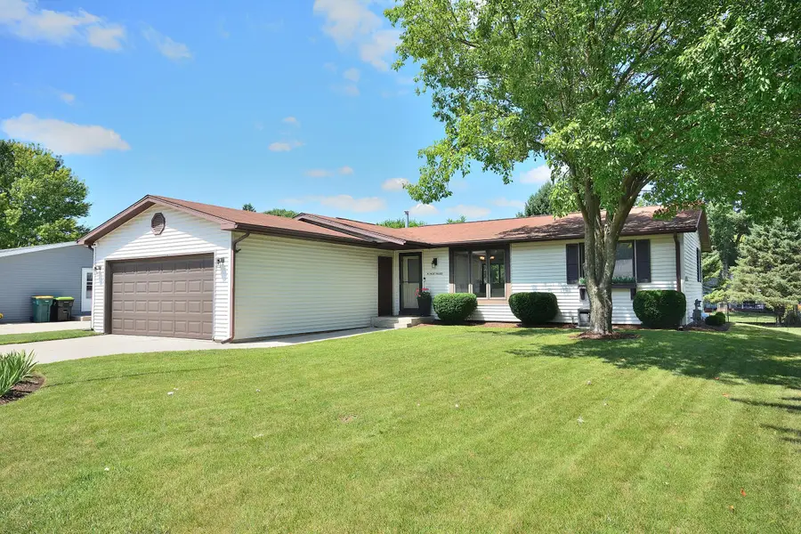 N160W19520 Clover Ln, Jackson, WI 53037 - #2