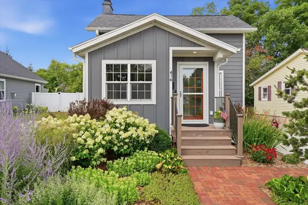 416 E Jefferson St, Oconomowoc, WI 53066