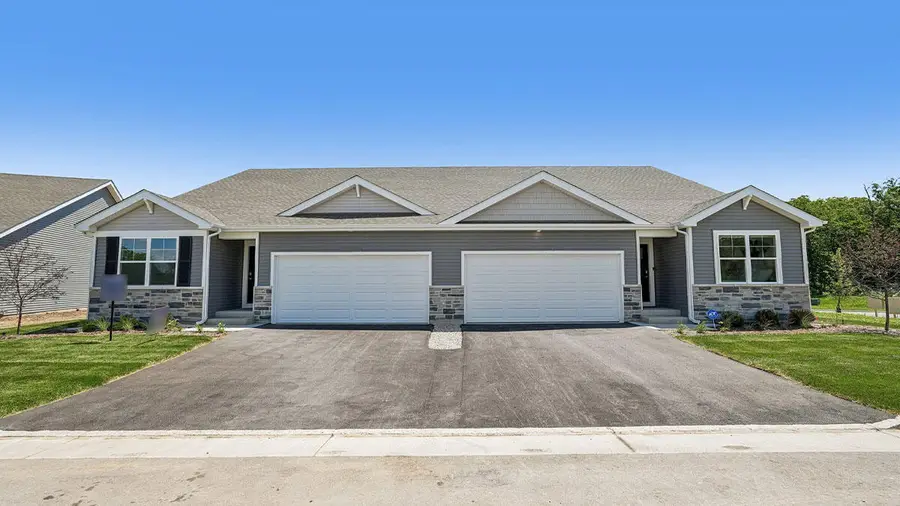 786 Concord Cir, Burlington, WI 53105 - #2