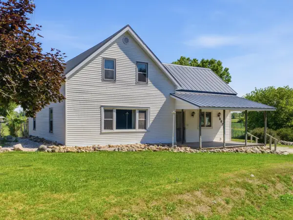 8820 Polifka Rd, Kossuth, WI 54247