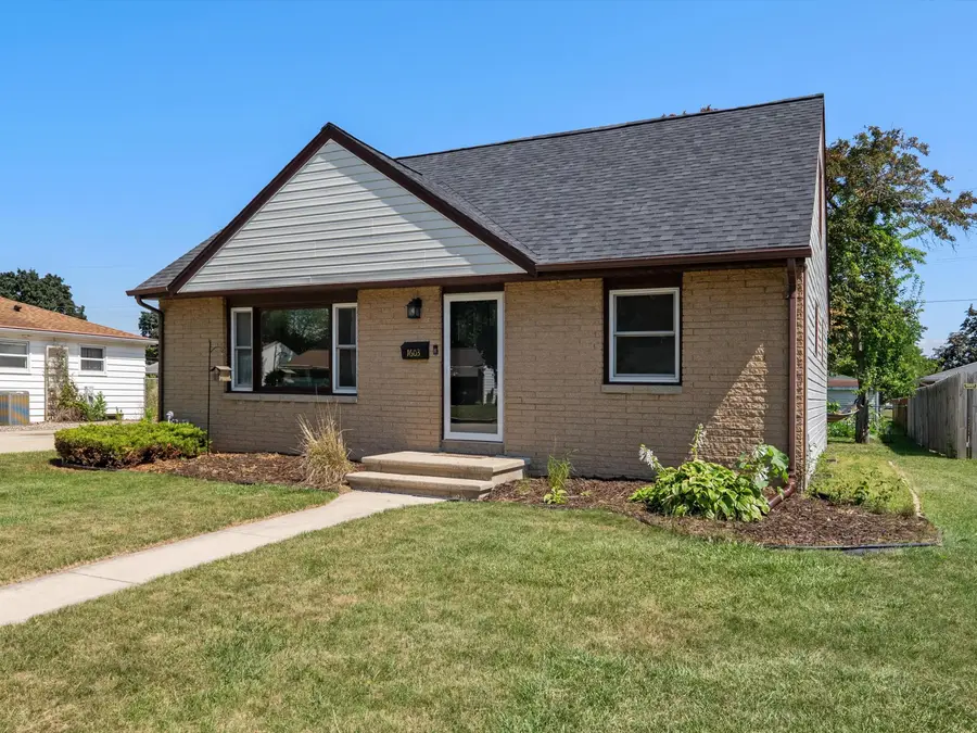 1603 Delores St, Green Bay, WI 54304 - #2