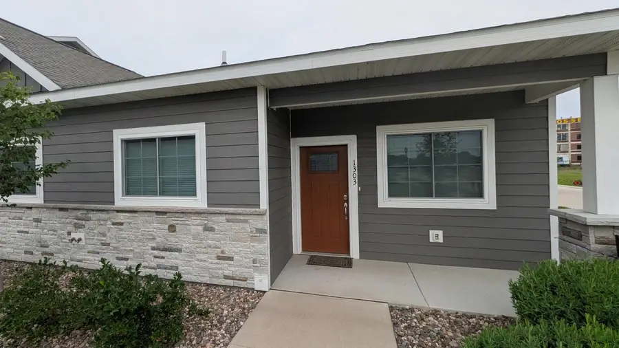 1303 Hagar St, La Crosse, WI 54601 - #2