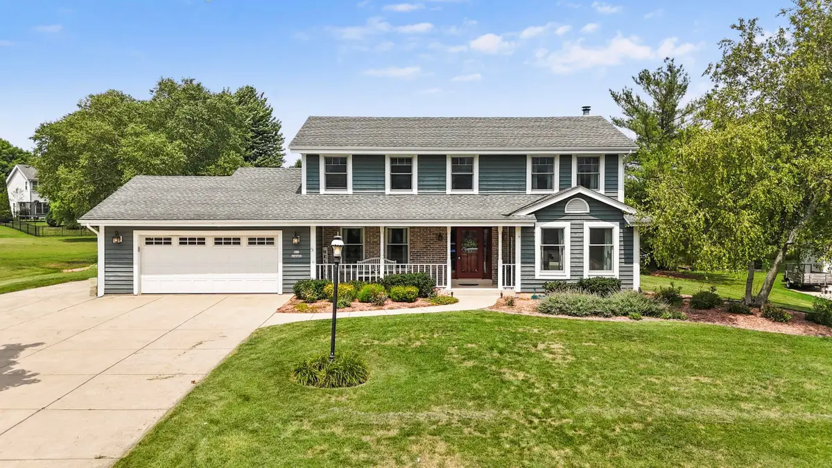 N65W14482 Redwood Dr, Menomonee Falls, WI 53051 - #1