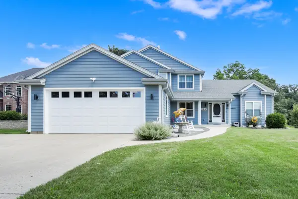 W204S8194 Pasadena Dr, Muskego, WI 53150