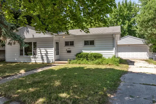 434 Harrison Ave, Waukesha, WI 53186
