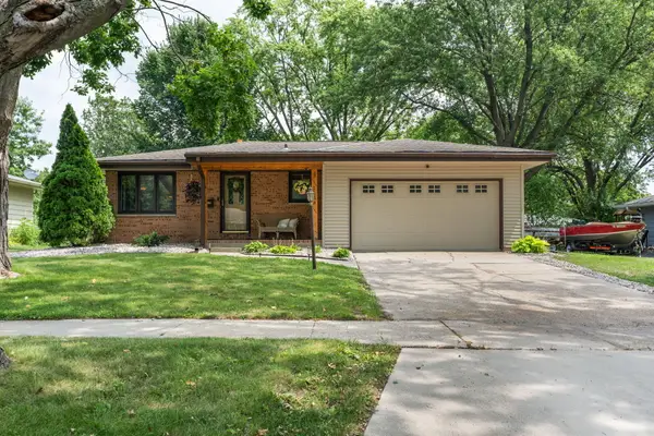 1108 Erie Dr, Janesville, WI 53545