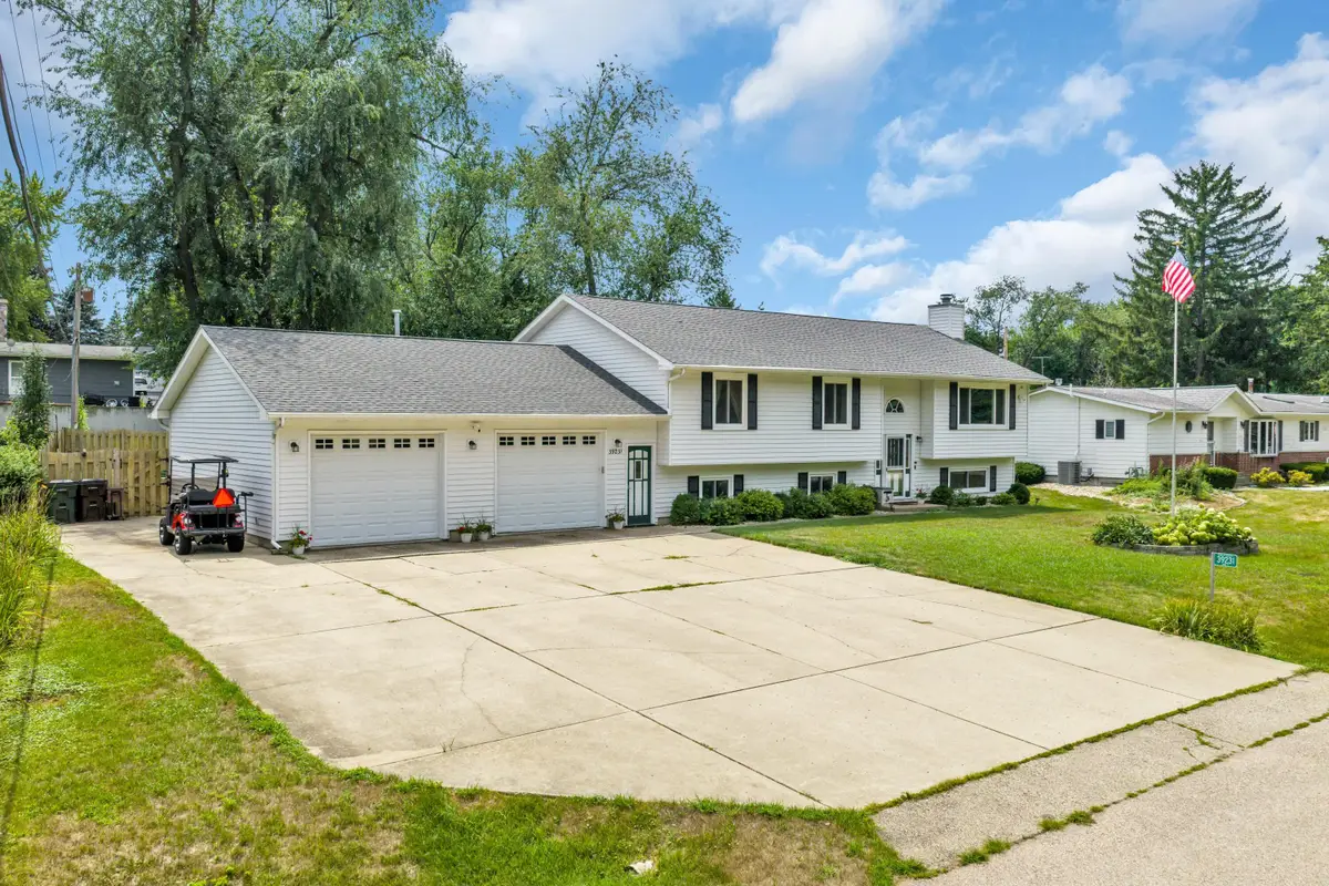 39231 92nd St, Genoa City, WI 53128 - #1