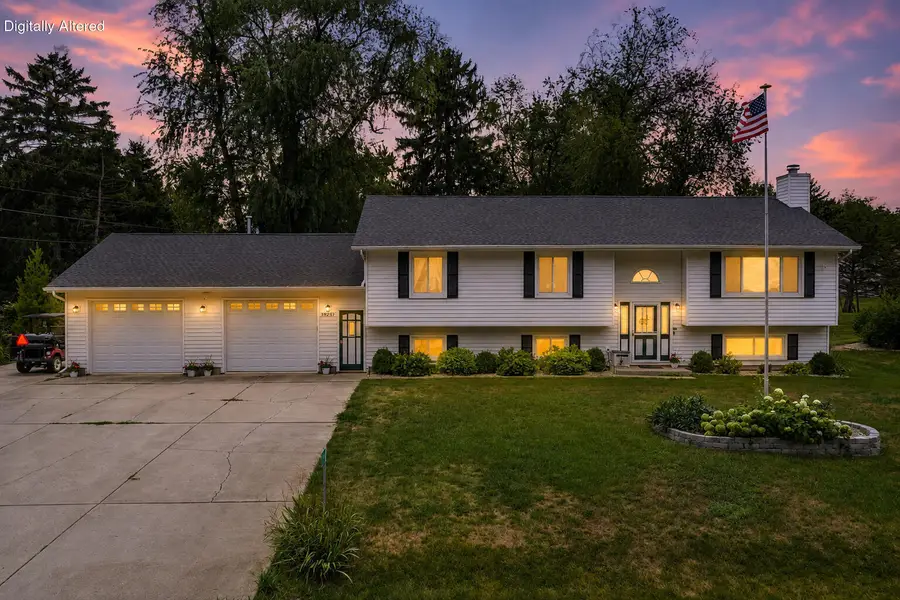 39231 92nd St, Genoa City, WI 53128 - #3