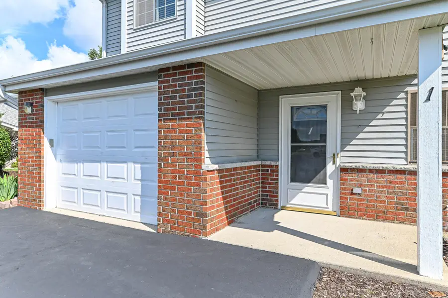 7122 Fieldview Dr, Mount Pleasant, WI 53406 - #3