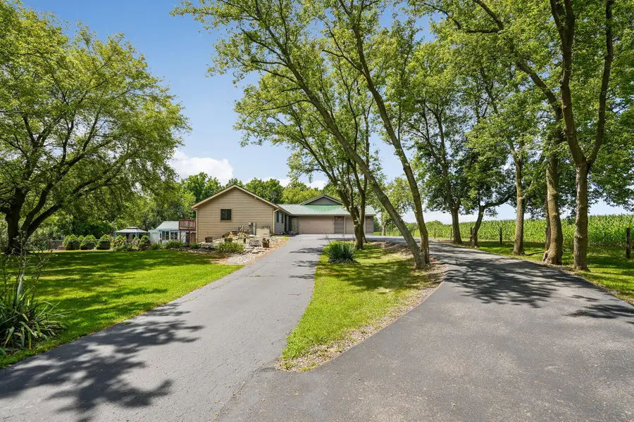 N727 Blue Spring Lake Dr, Palmyra, WI 53156 - #2
