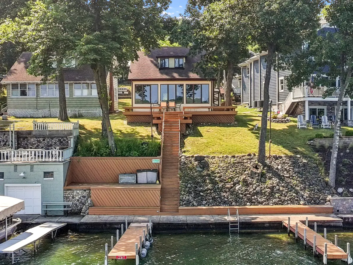 W5426 Solid Comfort Rd, Lauderdale Lakes, WI 53121 - #1