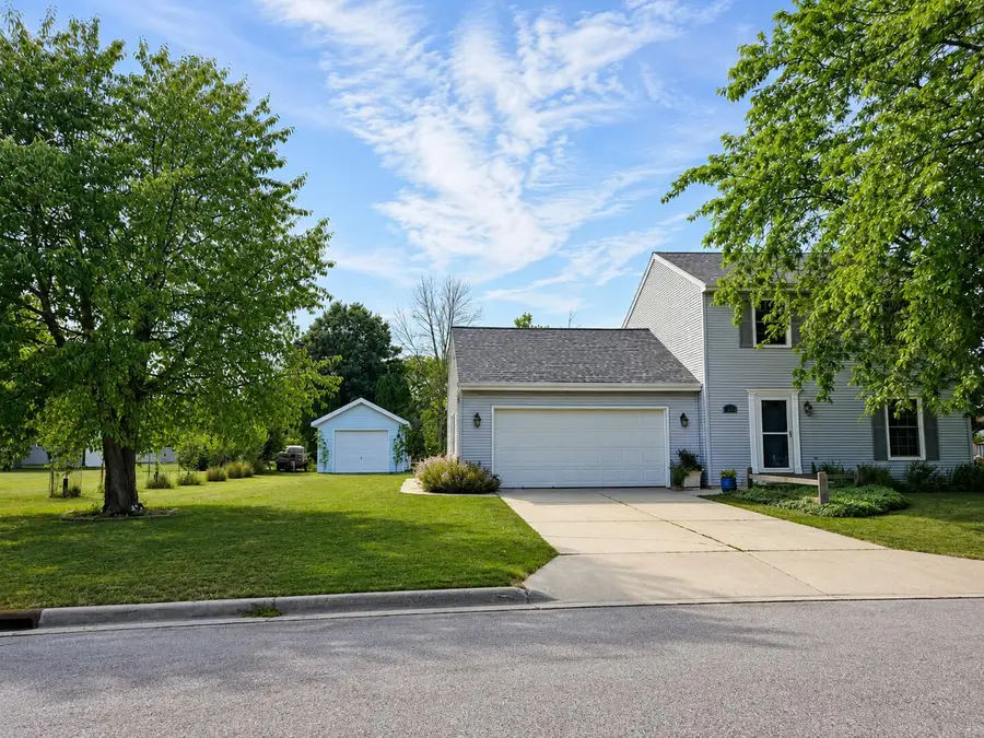 128 Tower Dr, Sheboygan Falls, WI 53044 - #2