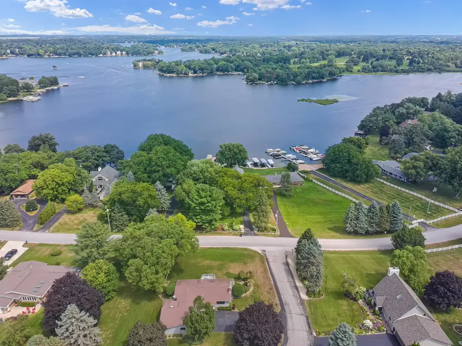 W5300 Briarwood Rd, Sugar Creek, WI 53121 - #2