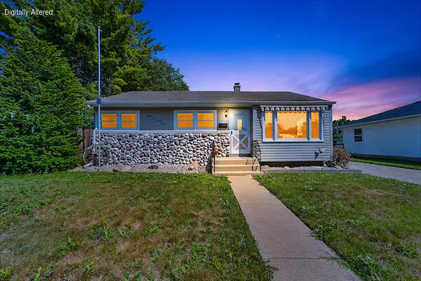 2542 Pinehurst Ave, Racine, WI 53403