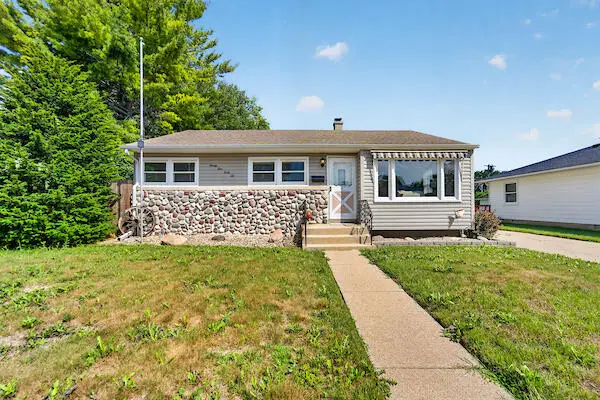 2542 Pinehurst Ave, Racine, WI 53403 - #2