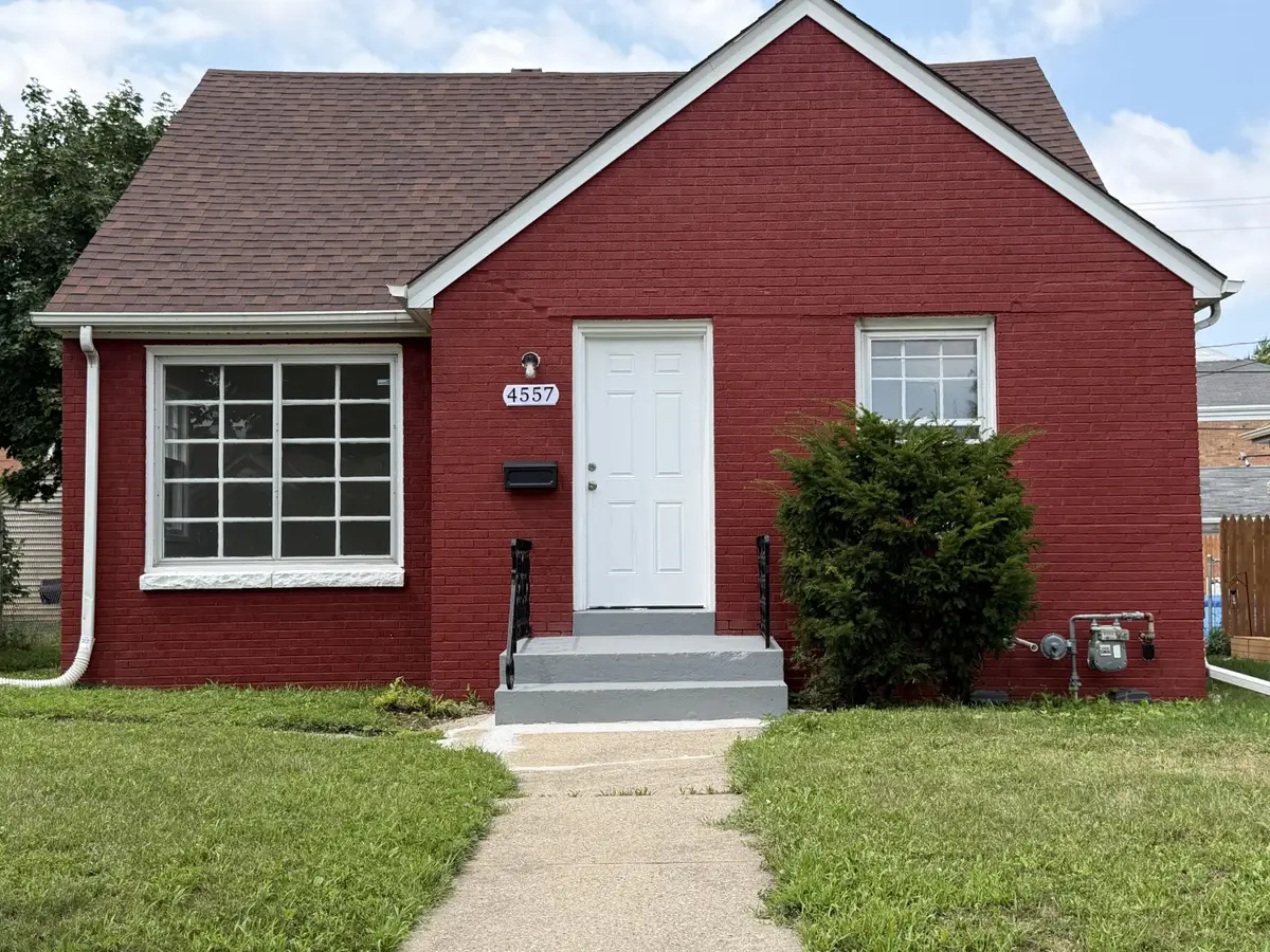 4557 N 26th St, Milwaukee, WI 53209 - #1