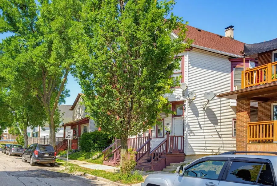 516 N 28th St, Milwaukee, WI 53208 - #3