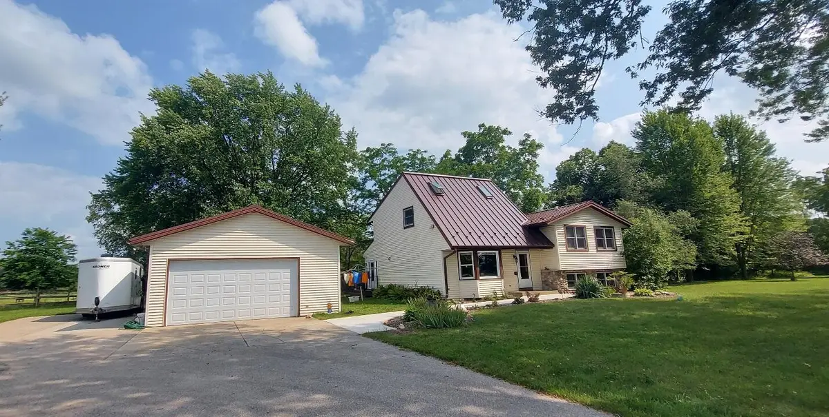 N2720 Resthaven Rd, Rubicon, WI 53078 - #1