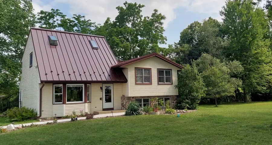 N2720 Resthaven Rd, Rubicon, WI 53078 - #3