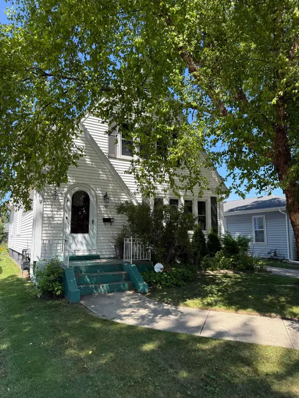 704 William St, Racine, WI 53402