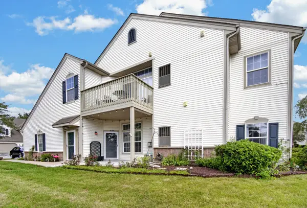 1045 Bedford Ct, Mount Pleasant, WI 53406