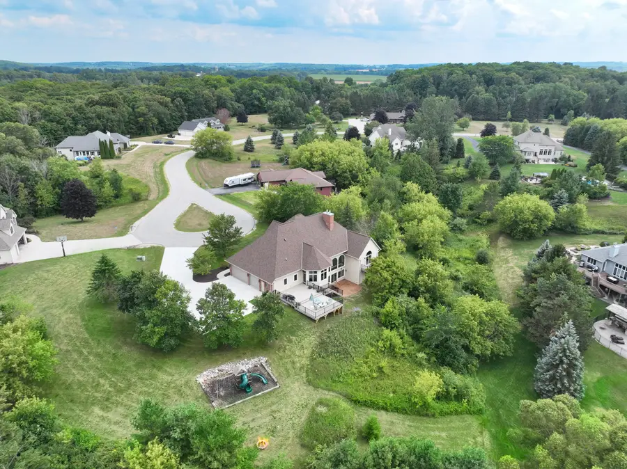 W6178 Oak Vista Ln, Plymouth, WI 53073 - #2