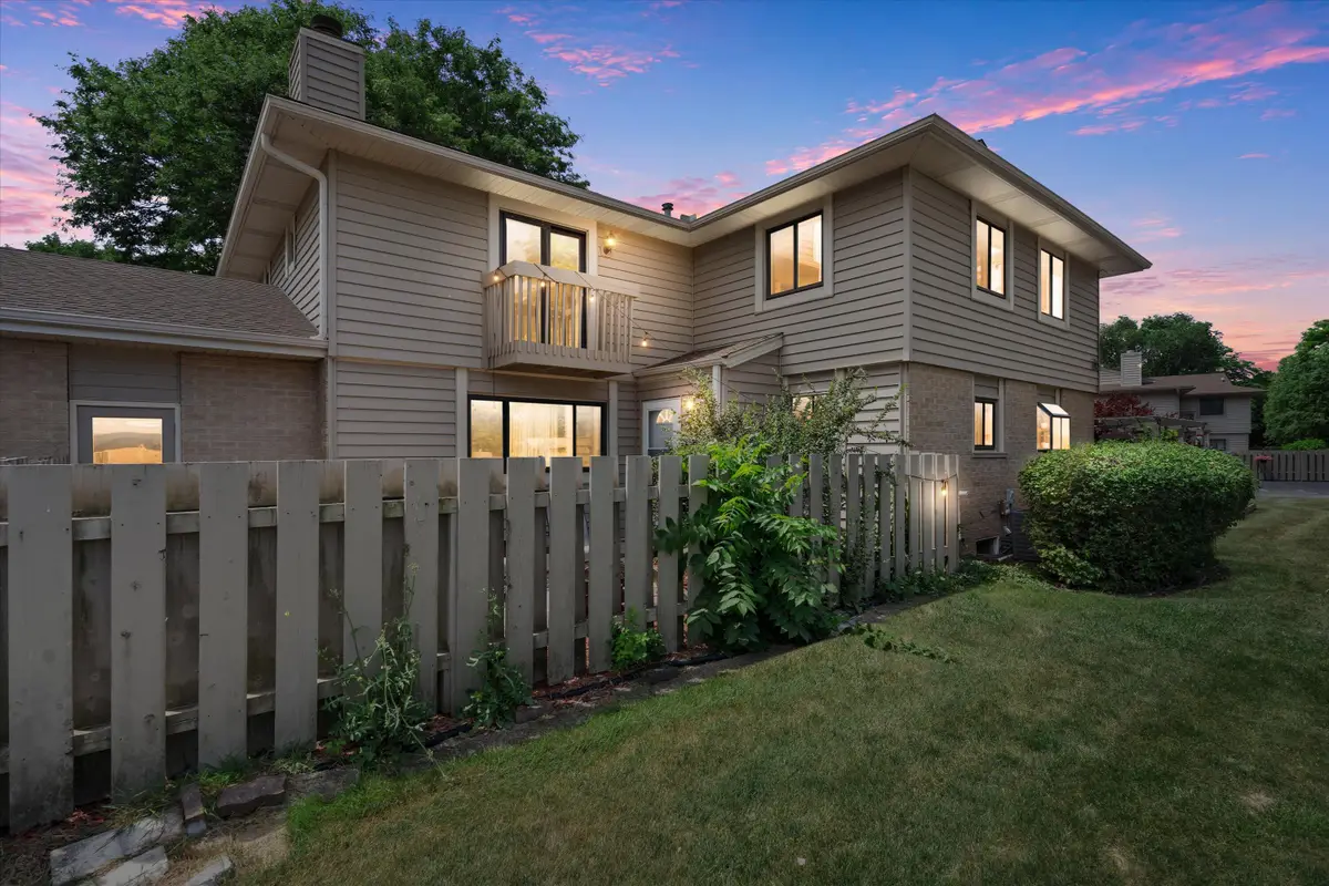 16250 W Coachlight Dr, New Berlin, WI 53151 - #1