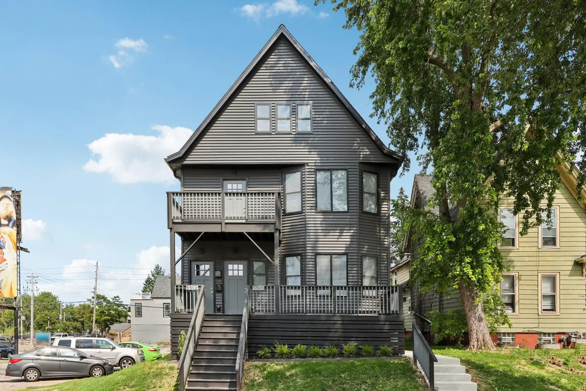 2212 N Cambridge Ave, Milwaukee, WI 53202 - #1