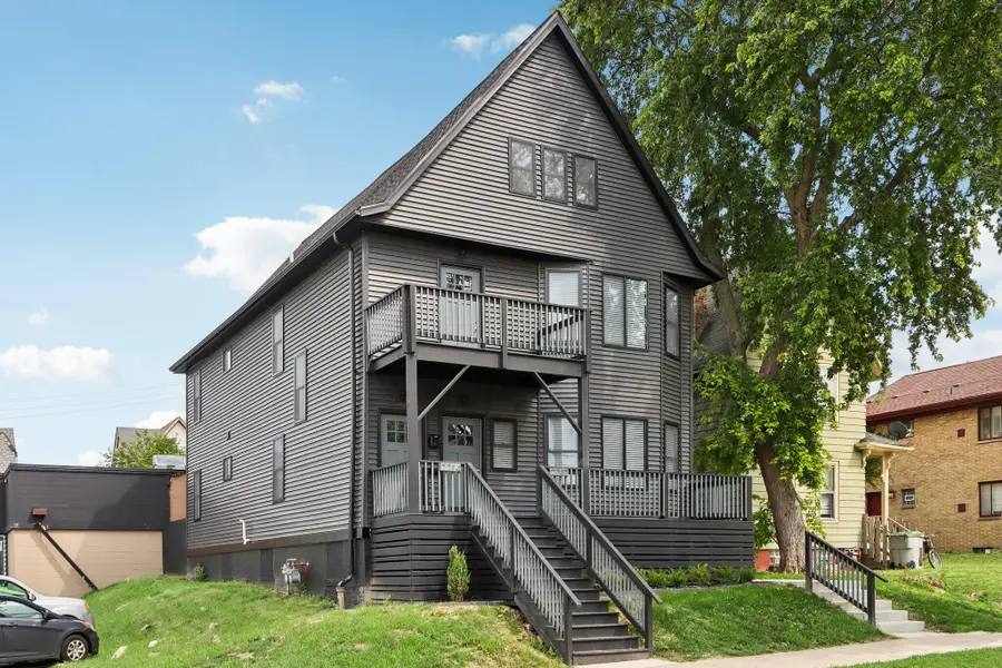 2212 N Cambridge Ave, Milwaukee, WI 53202 - #2