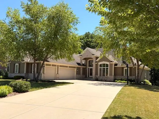 S67W17763 Copper Oaks Ct, Muskego, WI 53150 - #1