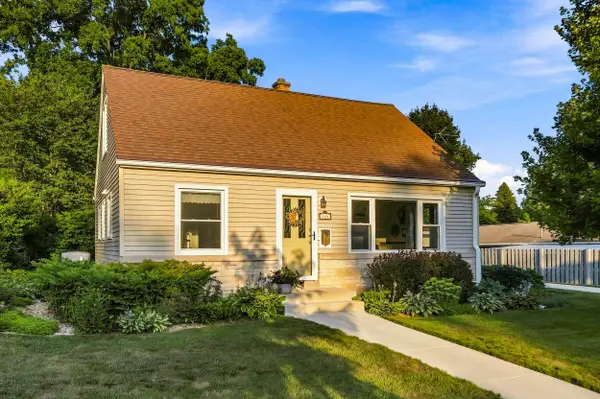 148 Tower Dr, Port Washington, WI 53074