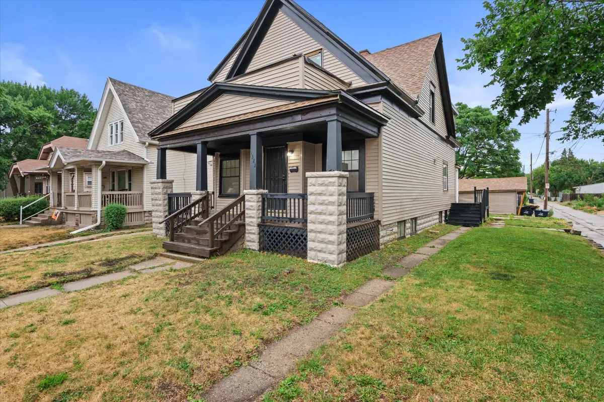 1322 W Concordia Ave, Milwaukee, WI 53206 - #1