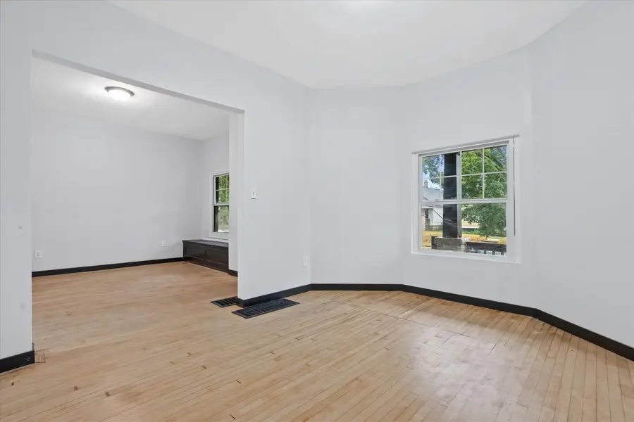 1322 W Concordia Ave, Milwaukee, WI 53206 - #3
