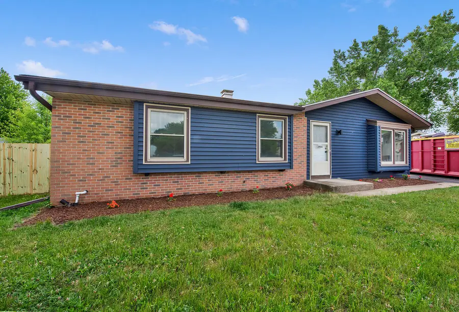 2905 Lake Vista Ct, Caledonia, WI 53402 - #2