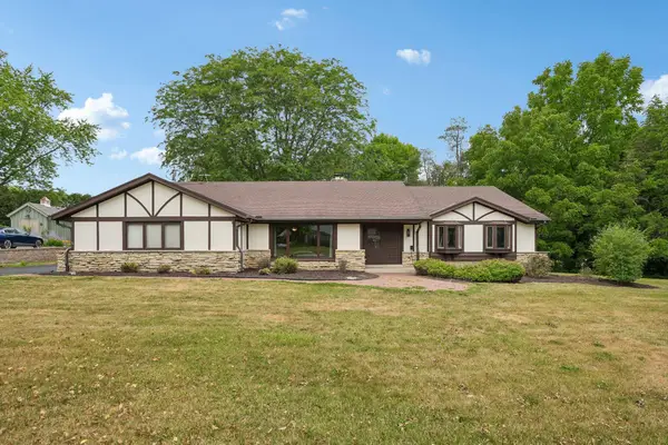 3665 Shadybrook Pl, Brookfield, WI 53005