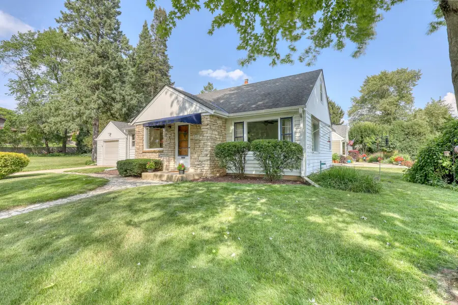 W160N8714 Patton Dr, Menomonee Falls, WI 53051 - #2