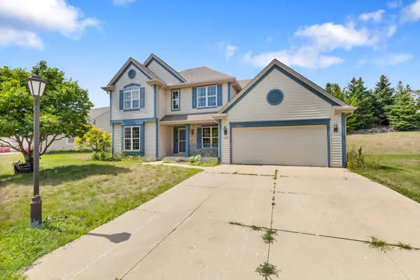1678 Hunter Rd, Waukesha, WI 53189