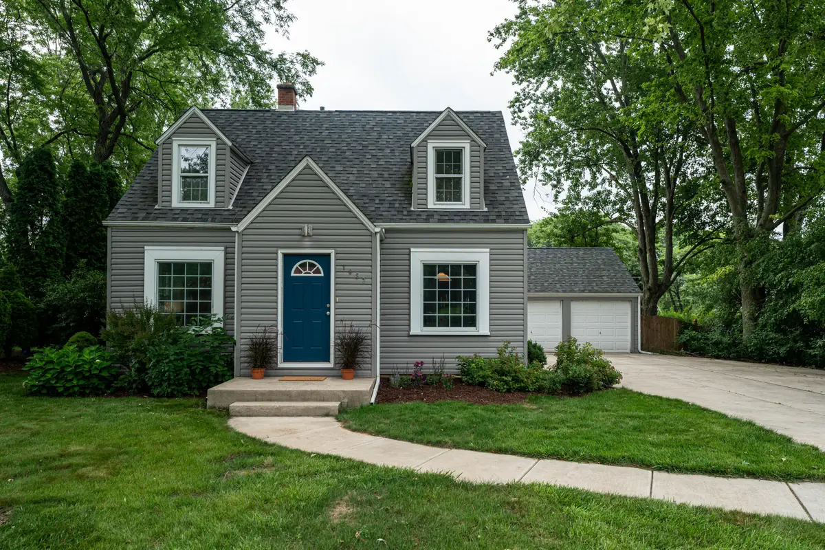 1952 N 119th St, Wauwatosa, WI 53226 - #1